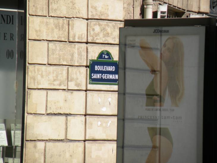  Fille en maillot de bain, Boulevard Saint-Germain